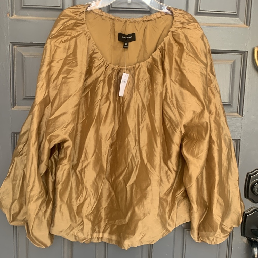 New with Tags Banana Republic tan/gold Fun top for any occasion ! - Picture 4 of 6